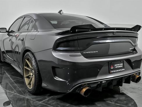 Used 2016 Dodge Charger SRT Hellcat w/ Harman/Kardon Audio Group image 9