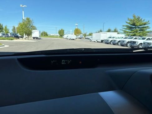 Used 2005 Toyota Prius w/ Pkg 4 FWD image 48