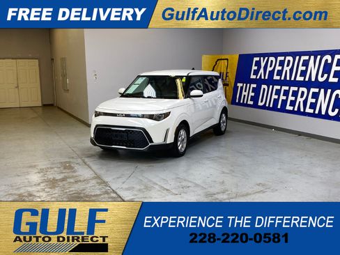 Used 2025 Kia Soul FWD image 4