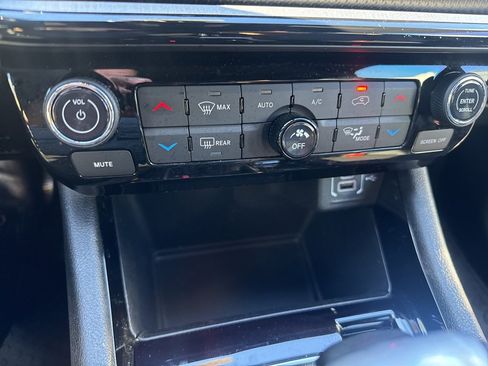 Certified 2024 Jeep Compass Trailhawk w/ Trailhawk Elite Group image 23