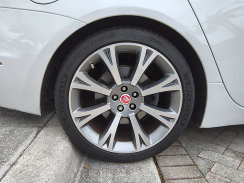 Used 2019 Jaguar XJ L Portfolio RWD image 52