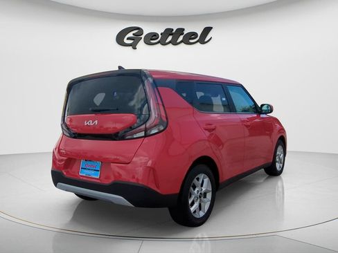 Used 2024 Kia Soul LX w/ Option Group 015 FWD image 5