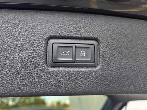 Used 2025 Audi Q7 3.0T Premium Plus image 54