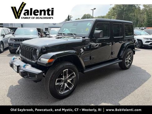 Used 2024 Jeep Wrangler Unlimited w/ Convenience Group AWD/4WD image 1