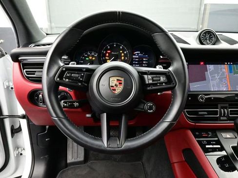 Certified 2023 Porsche Macan Turbo image 8