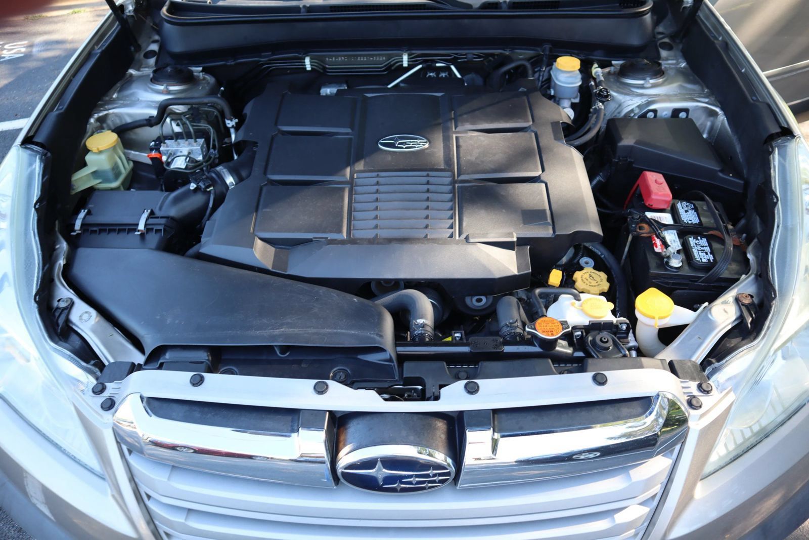 Used 2014 Subaru Outback 3.6R Limited AWD/4WD image 32