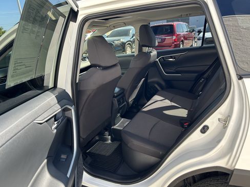 Certified 2024 Toyota RAV4 XLE w/ Convenience Package AWD/4WD image 17