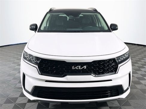 Used 2023 Kia Sorento S w/ Panoramic Sunroof Package image 3