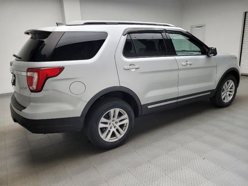 Used 2019 Ford Explorer XLT AWD/4WD image 10