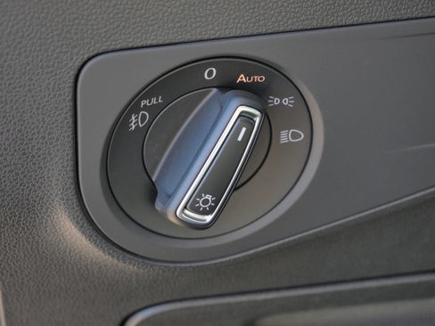 Used 2019 Volkswagen Tiguan SEL image 21