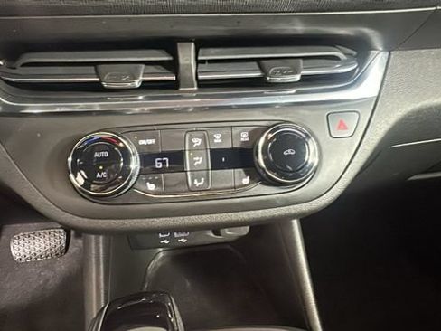 Used 2024 Buick Envista Sport Touring w/ Convenience I Package FWD image 23