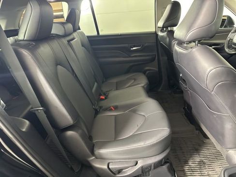 Used 2024 Toyota Grand Highlander XLE image 16