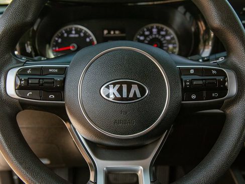 Used 2021 Kia K5 LXS FWD image 17