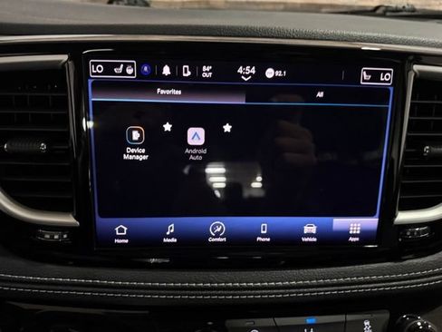 Used 2022 Chrysler Pacifica Touring-L AWD/4WD image 19
