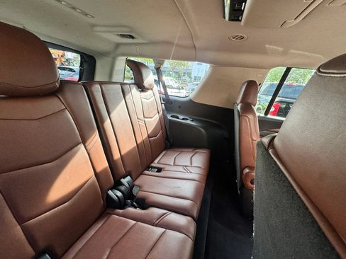 Used 2017 Cadillac Escalade ESV Premium Luxury AWD/4WD image 27