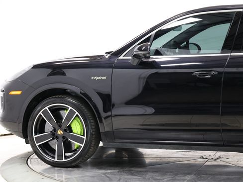 Used 2021 Porsche Cayenne Turbo S AWD/4WD image 8