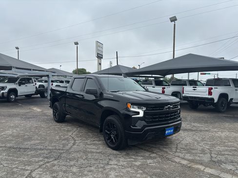 Used 2024 Chevrolet Silverado 1500 RST image 3