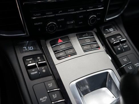 Used 2014 Porsche Panamera 4S Executive w/ Sport Chrono Package image 43