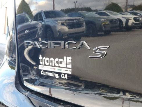 New 2026 Chrysler Pacifica Select image 7