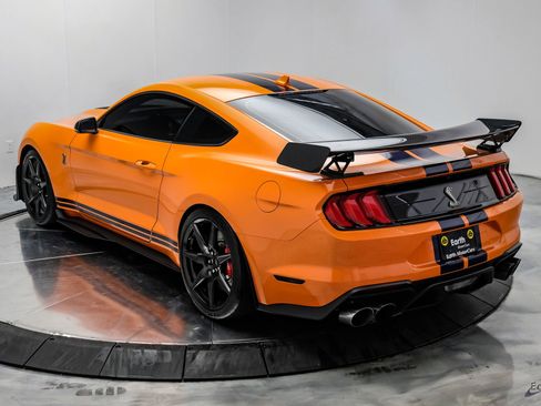 Used 2020 Ford Mustang Shelby GT500 w/ Carbon Fiber Track Pack RWD image 14