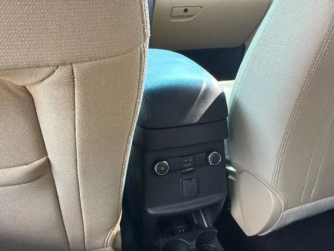 Used 2016 Ford Explorer XLT AWD/4WD image 18