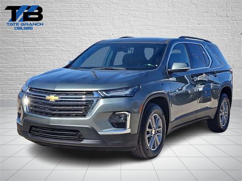 Used 2023 Chevrolet Traverse LT image 1