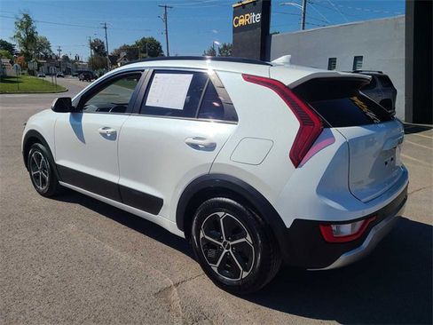 Used 2023 Kia Niro EX image 9