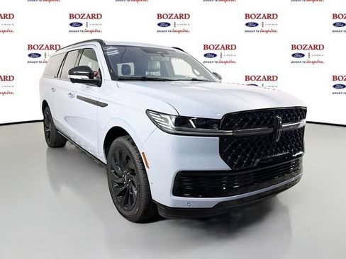 New 2025 Lincoln Navigator L Reserve w/ Jet Appearance Package image 1