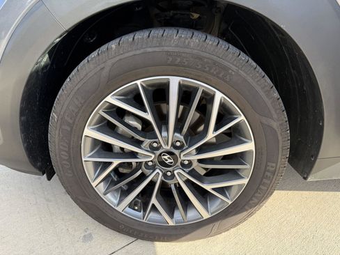 Used 2019 Hyundai Tucson Ultimate w/ Cargo Package image 17