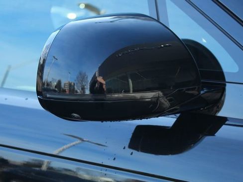 Used 2025 Land Rover Range Rover Sport Dynamic SE image 14