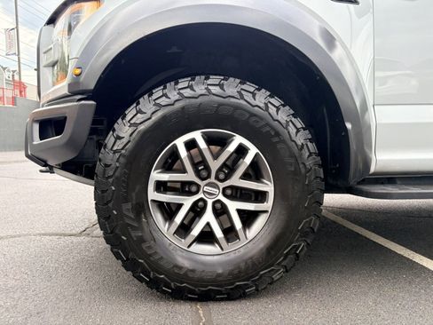 Used 2017 Ford F150 Raptor w/ Equipment Group 802A Luxury AWD/4WD image 9