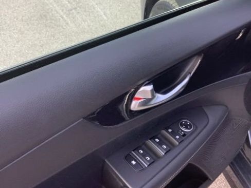 Used 2023 Kia Forte GT-Line w/ GT-Line Premium Package image 18