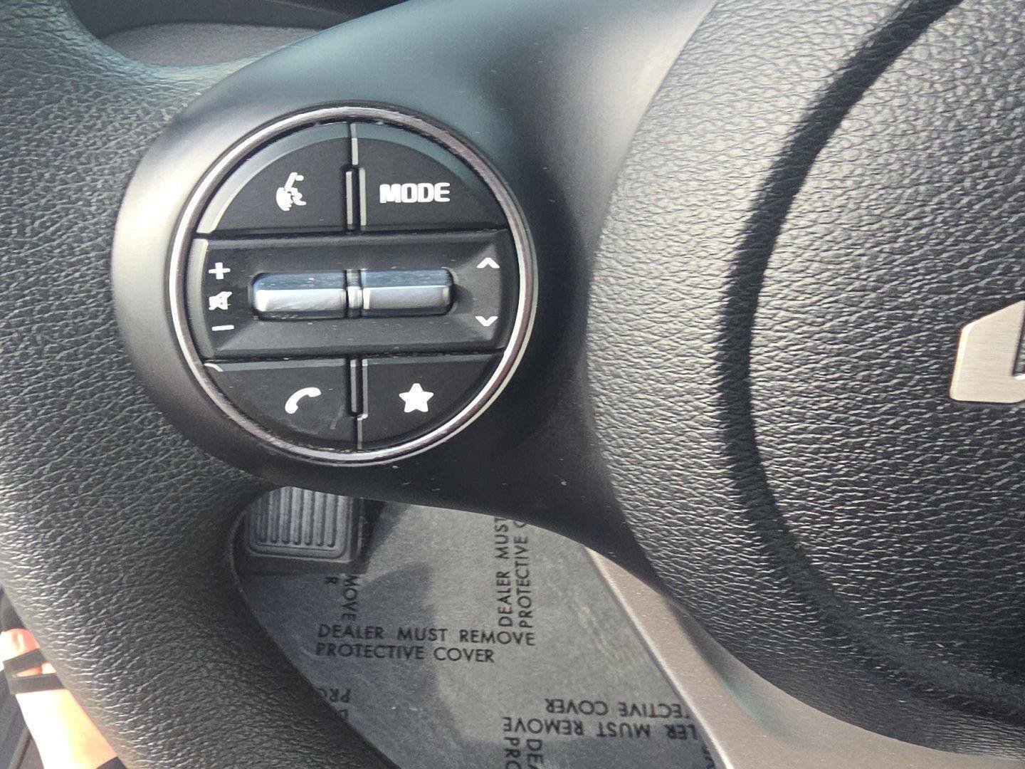 Used 2025 Kia Soul LX FWD image 17