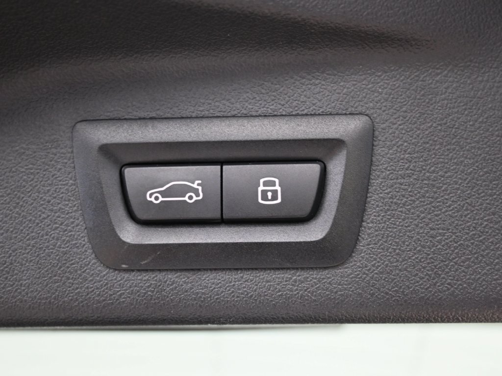 Used 2025 BMW X7 xDrive40i AWD/4WD image 8