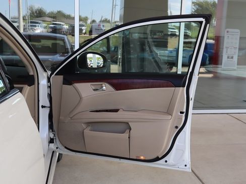 Used 2011 Toyota Avalon Limited FWD image 40
