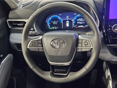 New 2026 Toyota Highlander Platinum AWD/4WD image 15