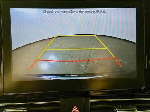 Certified 2020 Kia Niro LX image 10