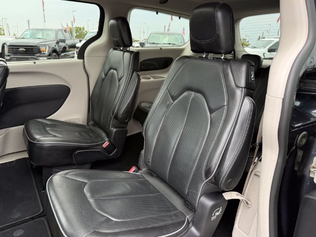 Used 2019 Chrysler Pacifica Limited FWD image 9
