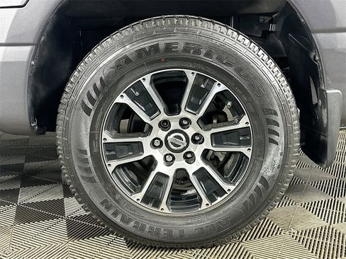 Used 2021 Nissan Titan SV w/ SV Convenience Package image 35