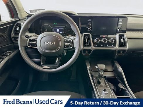 Used 2022 Kia Sorento LX image 23