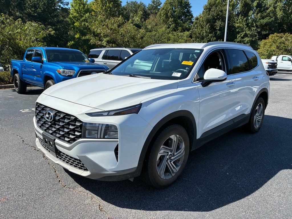 Used 2023 Hyundai Santa Fe SEL FWD image 2