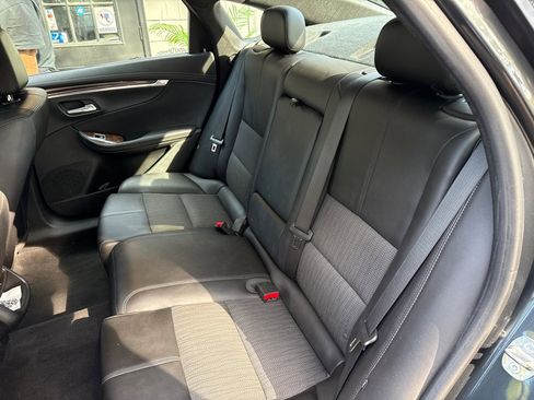 Used 2014 Chevrolet Impala LT w/ Convenience Package image 7