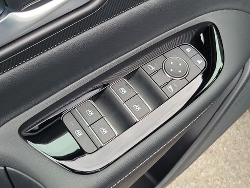 Certified 2025 Nissan Murano SV FWD image 21
