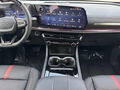 New 2026 Chevrolet Traverse RS image 2