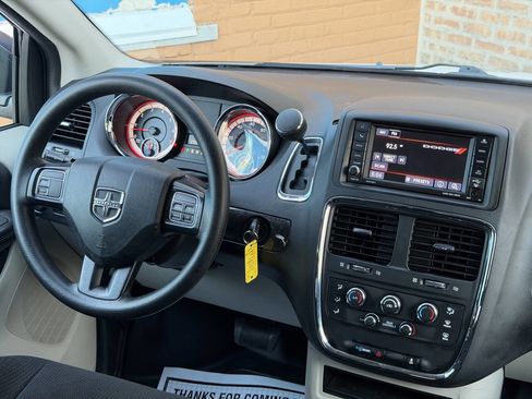 Used 2019 Dodge Grand Caravan SE image 33