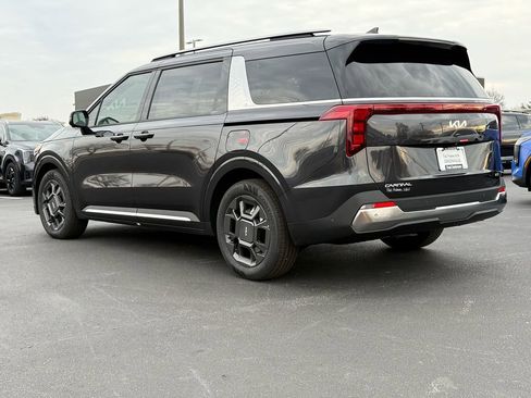 New 2026 Kia Carnival SX image 5