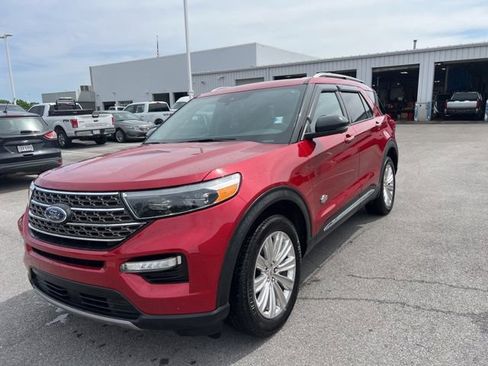 Used 2023 Ford Explorer King Ranch image 3