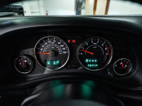 Used 2018 Jeep Wrangler Unlimited Sahara image 41