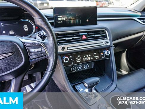 Used 2025 Genesis G70 2.5T RWD image 32