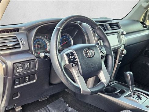 Used 2016 Toyota 4Runner SR5 image 10